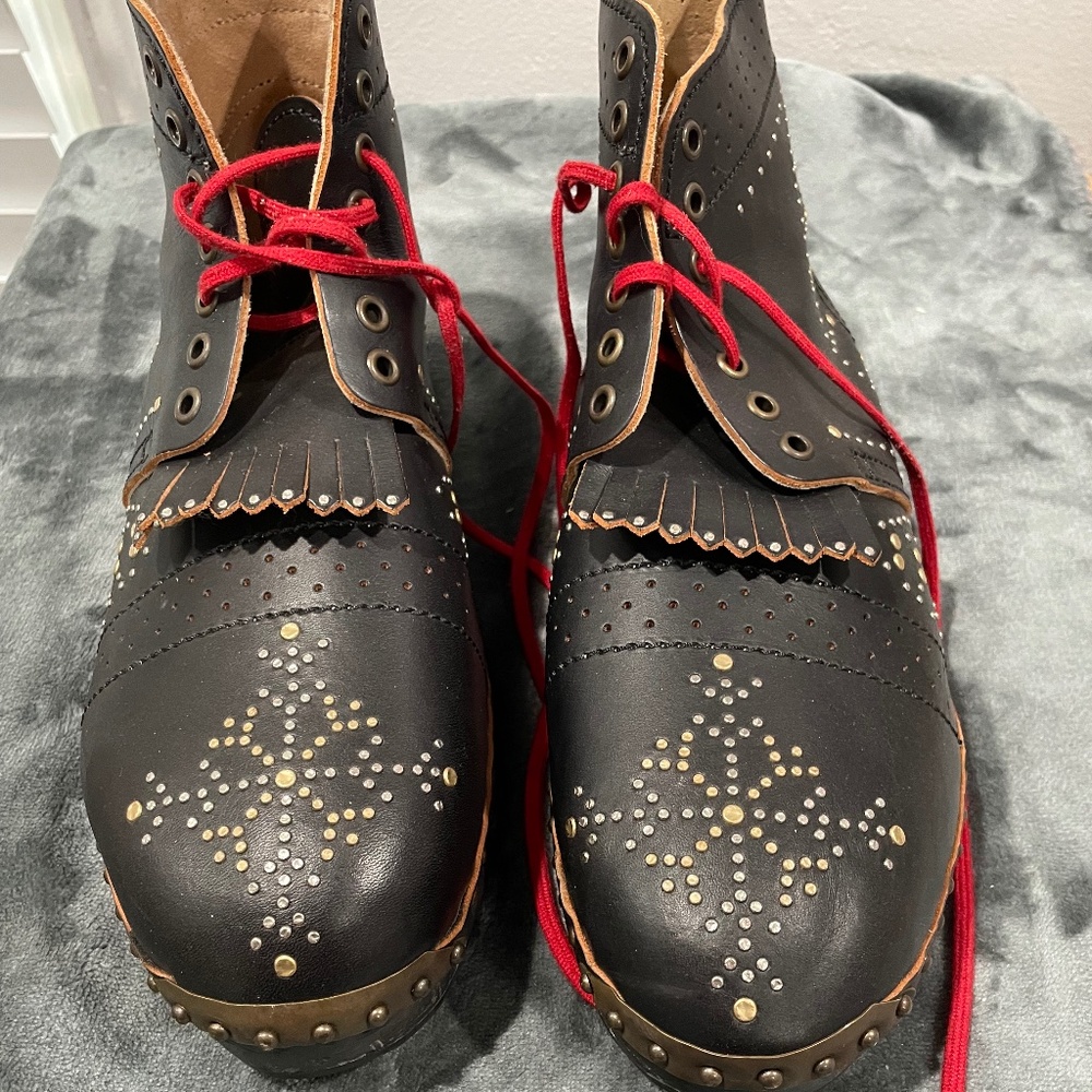 Burberry Black and Red Men's Clog Shoes - Picture 2 of 14